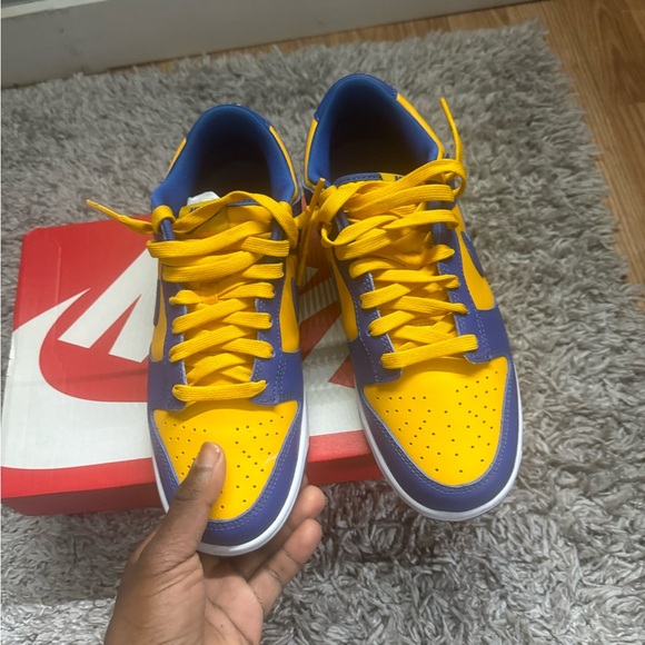 UCLA Nike dunks - Picture 3 of 5